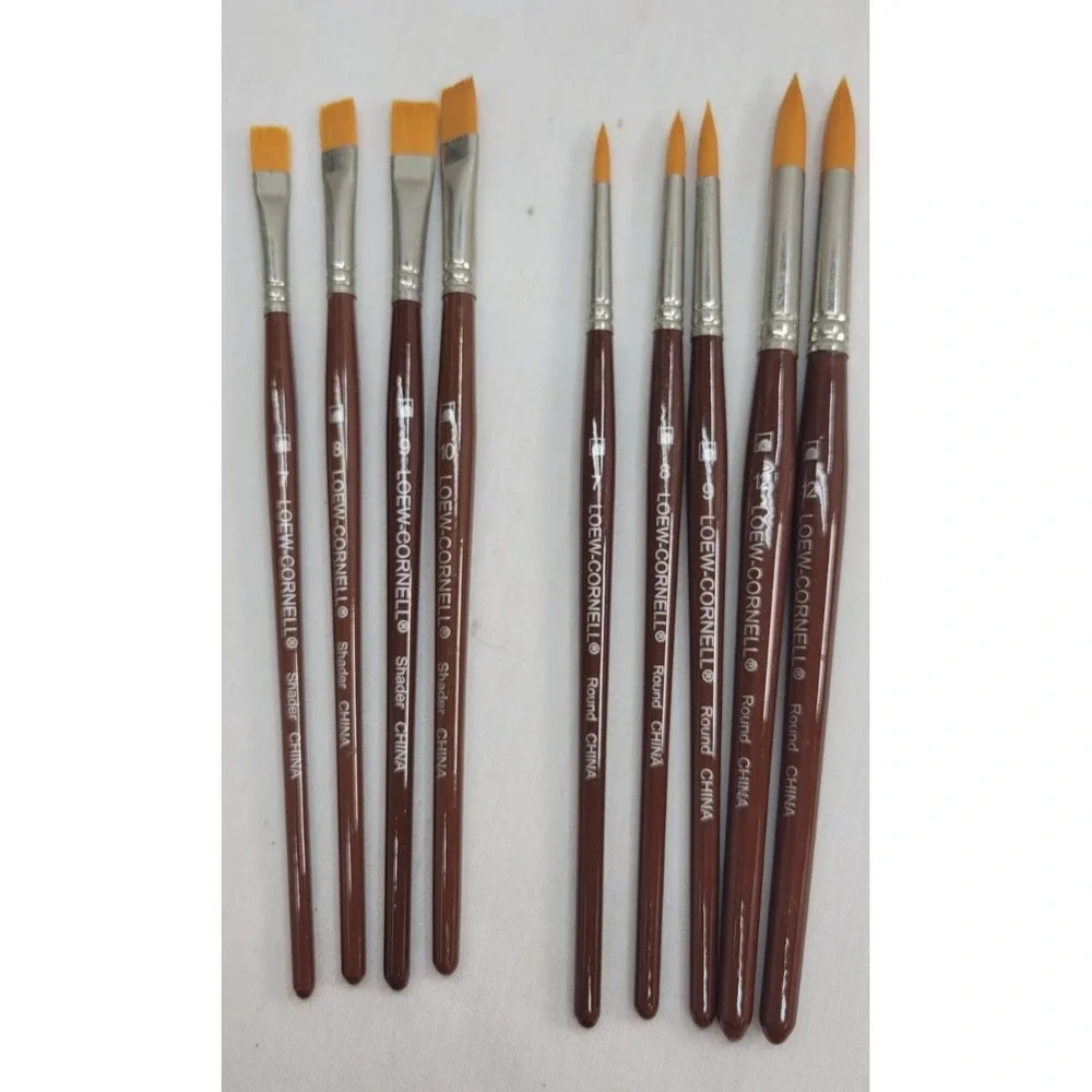 70 Plus New Craft Paintbrushes‎ Mostly Royal Some Loew Cornell comes with Holder